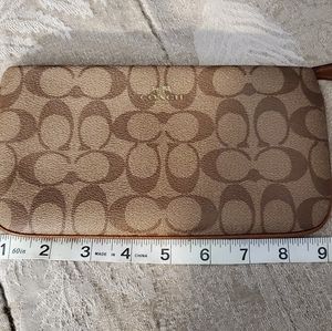 Coach wrislet wallet